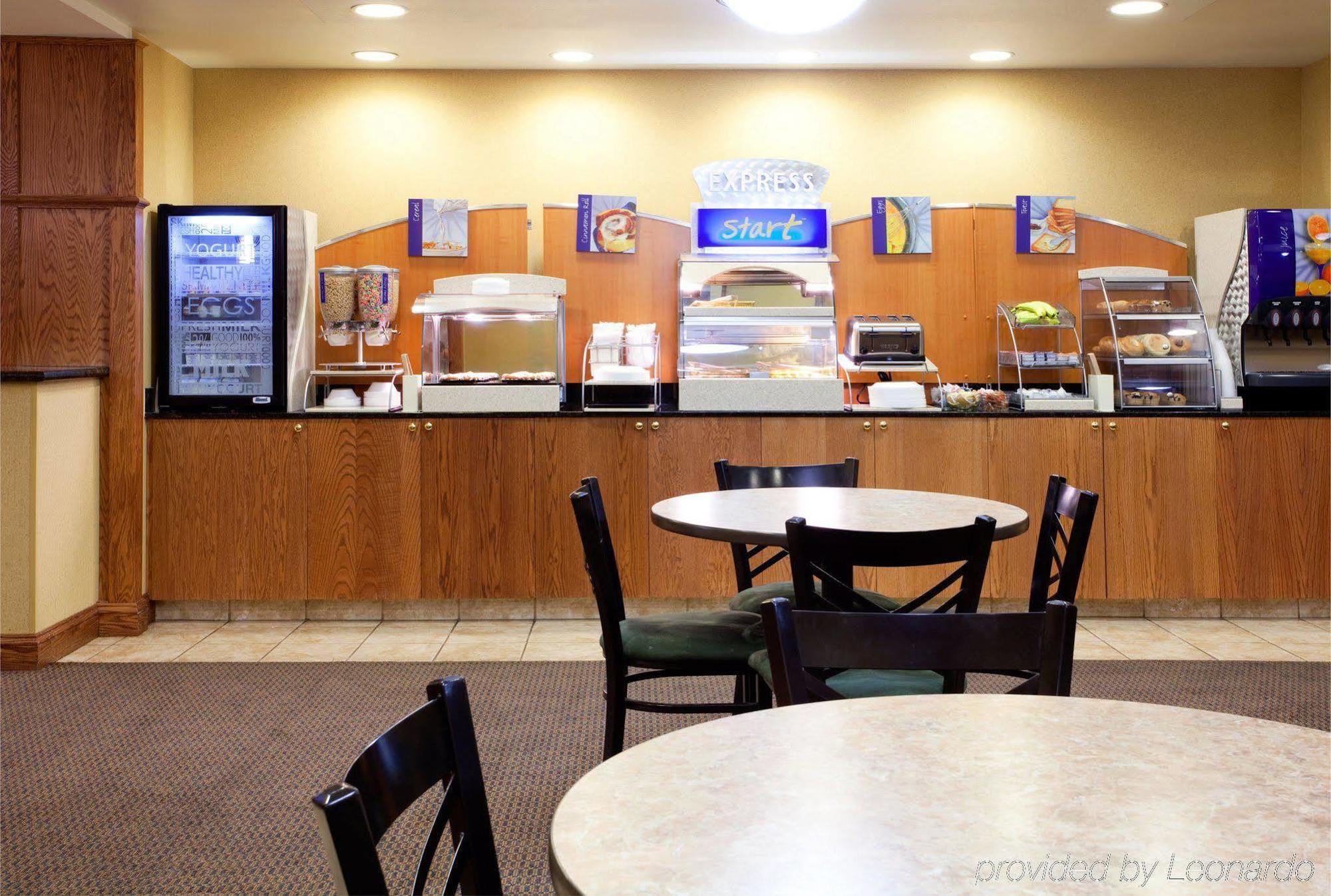 Holiday Inn Express & Suites Rocky Mount Smith Mountain Lake By Ihg Étterem fotó