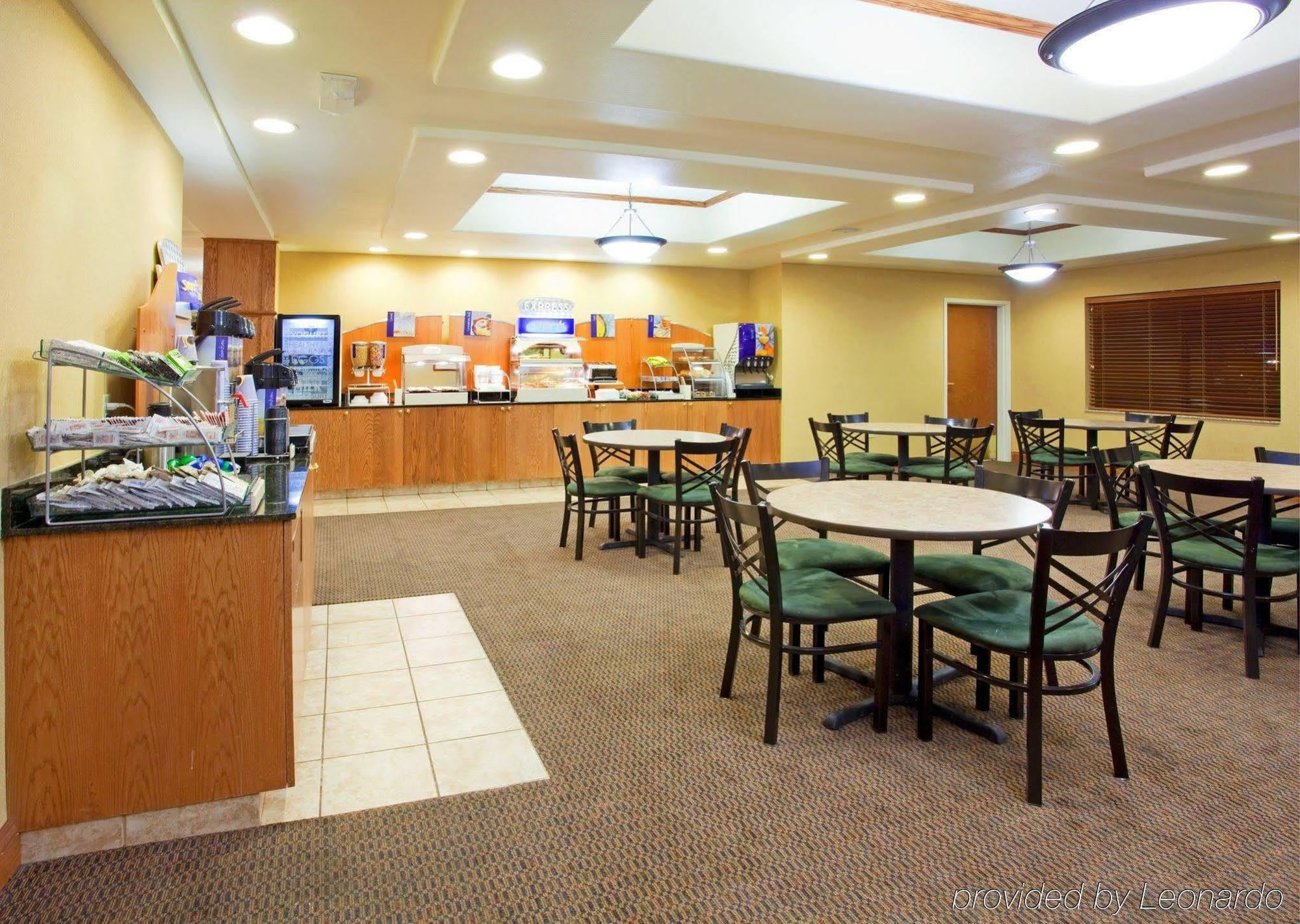 Holiday Inn Express & Suites Rocky Mount Smith Mountain Lake By Ihg Étterem fotó